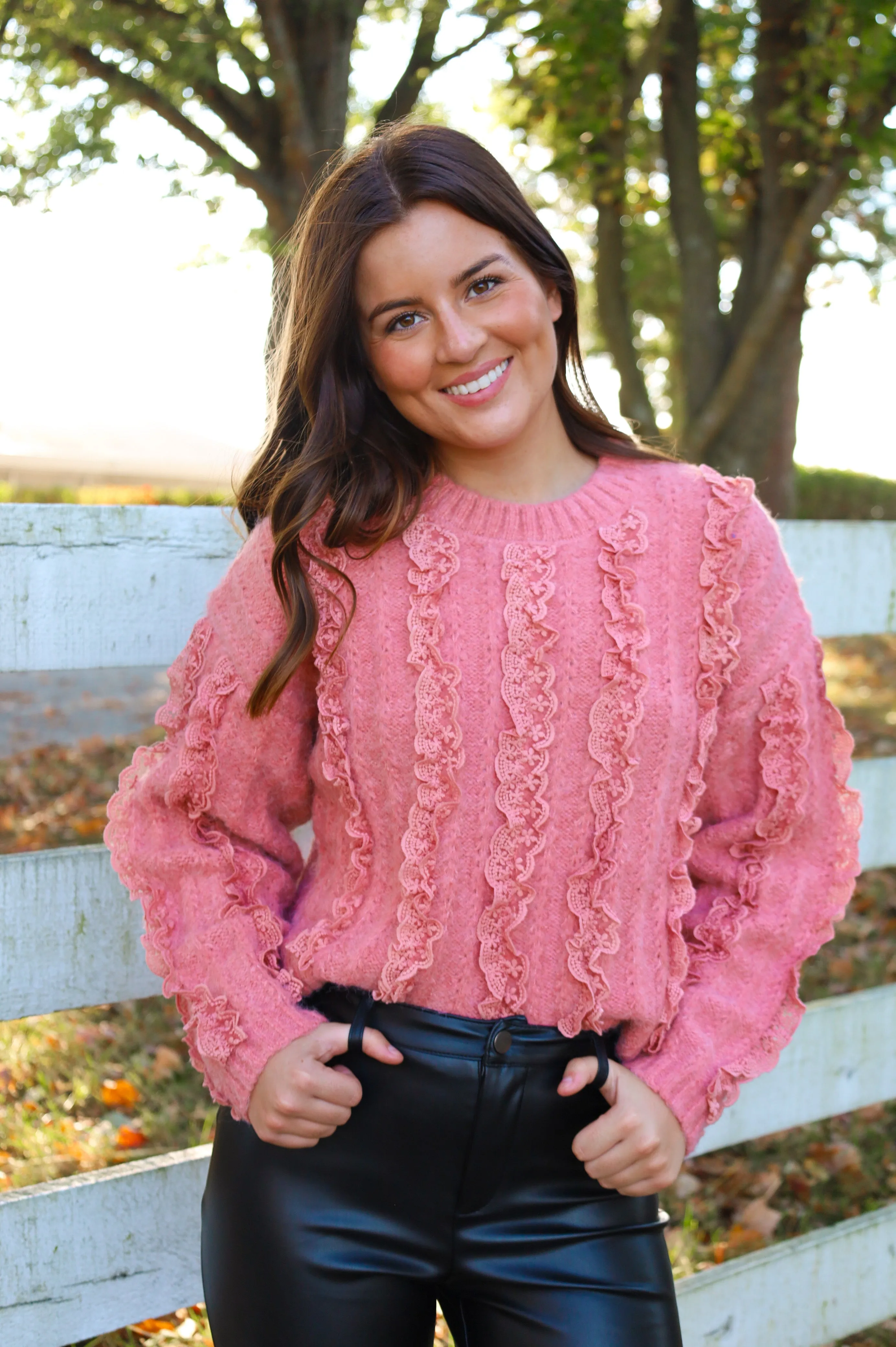 LACE RUFFLE KNIT TOP IN BLUSH