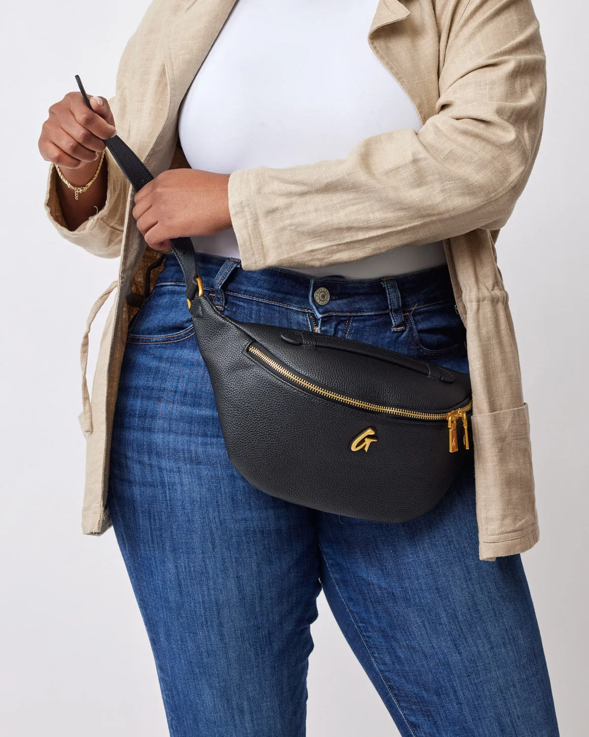 PEBBLE FANNY PACK BLACK